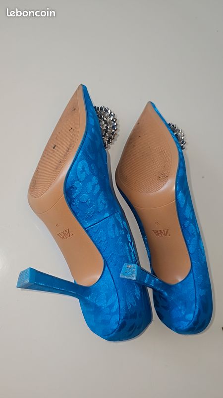 Escarpins Zara En Daim Noir Et Doré – Pointure 38/39, Très Bon état, Occasion