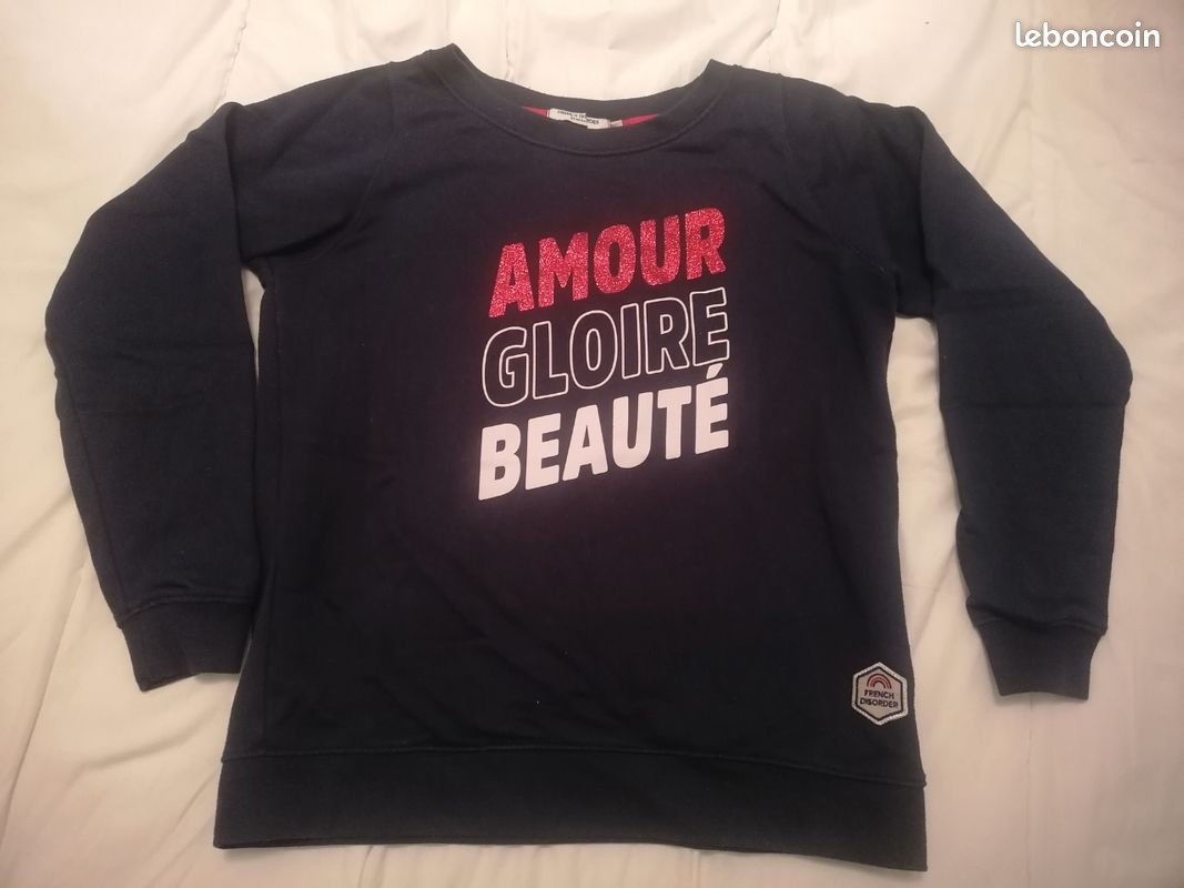 Sweat Amour gloire beauté Vêtements
