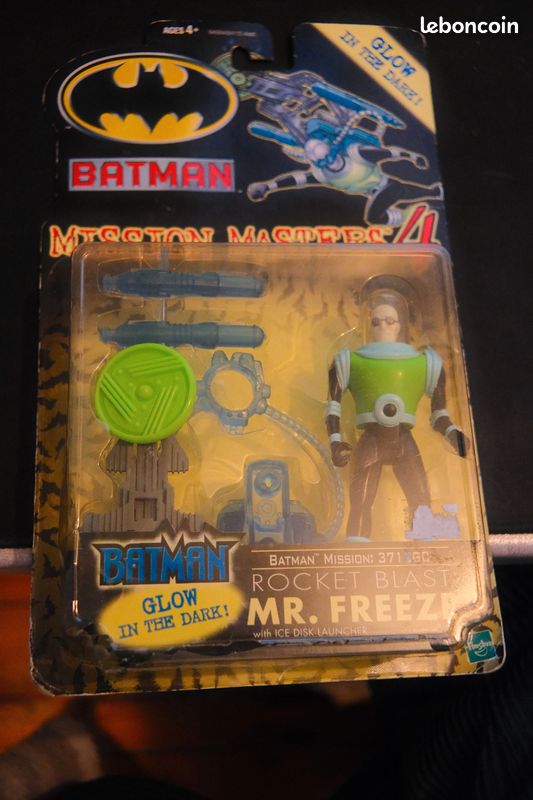 Lot De Jouets Vintage Kenner – Batman, Robin, Accessoires Et Avion Du Pingouin (occasion)
