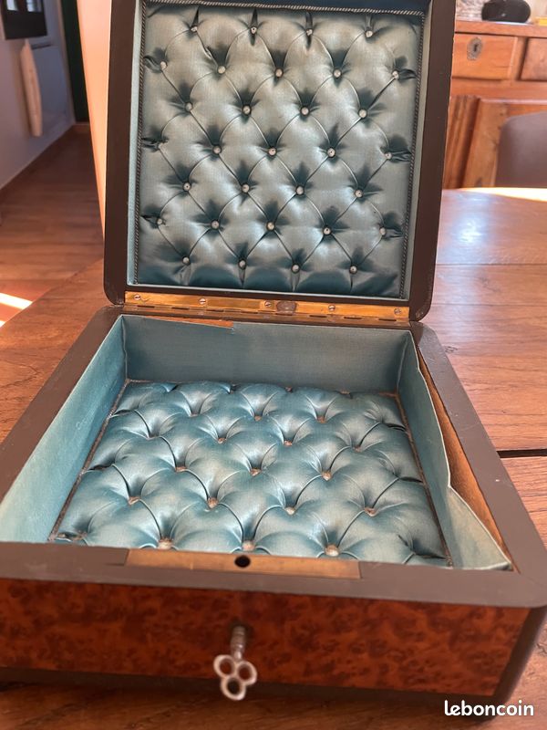 Coffret Napoléon III – Boîte à Bijoux En Loupe De Thuya – Marqueterie XXe Avec Clé