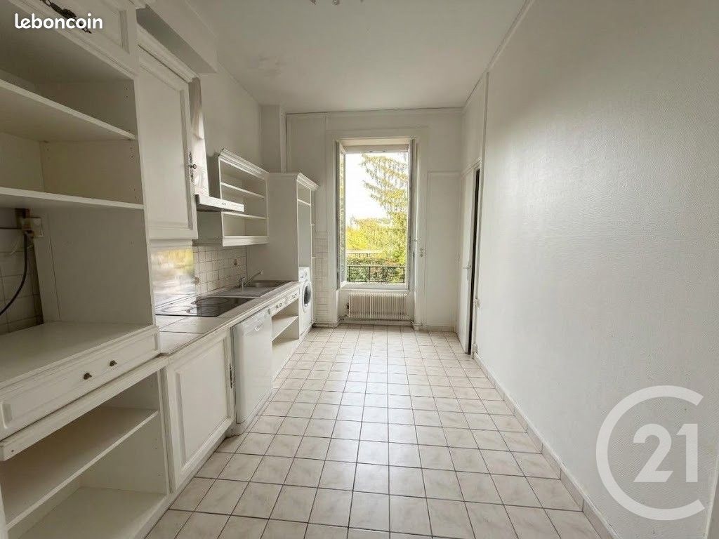 Appartement 5 pièces 109 m² · à Saint-Étienne · 109 m² · 99 000 €
