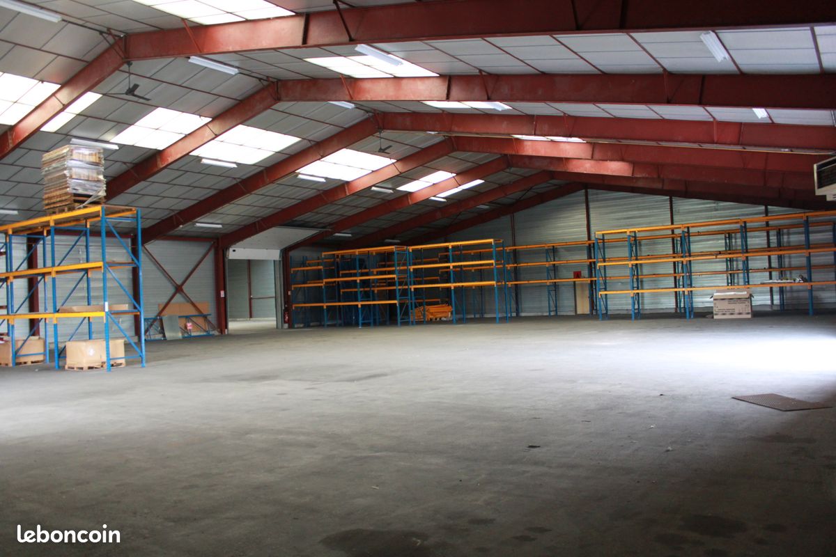 Bâtiment industriel 2400 m² (image 7)