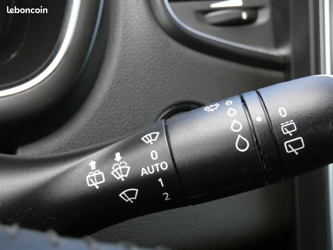 RENAULT SCENIC IV BUSINESS dCi 110 EDC Business (image 23)