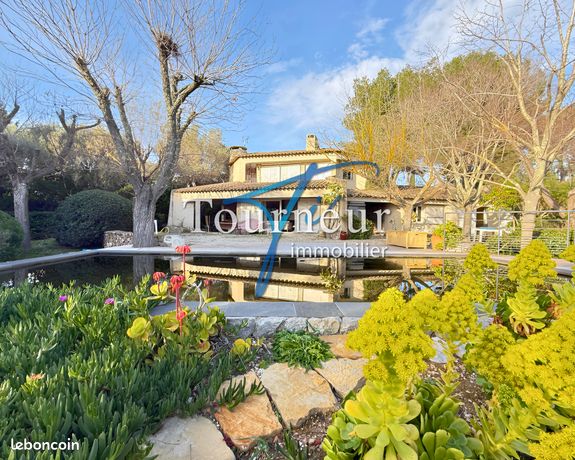 Villa 8 pièces 166 m²
