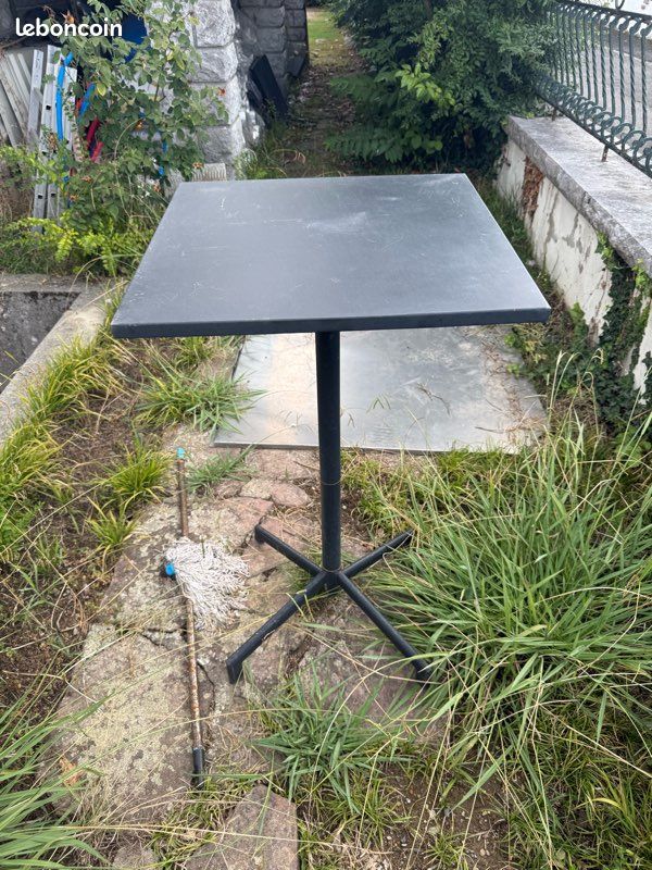 Tables et chaises haïtes (image 2)