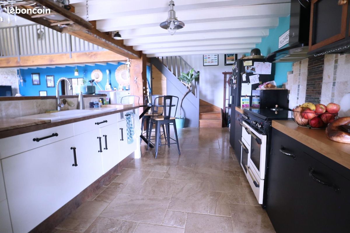 Propriété 6 pièces 210 m² - Nanteuil-en-Vallée 16700 (image 3)