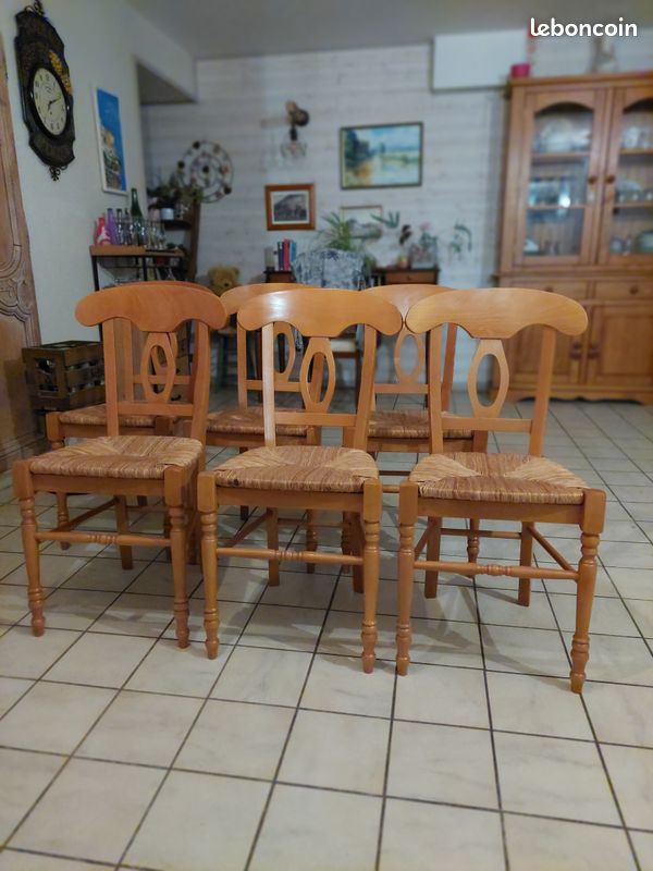 Table est chaises en pin teinté miel (image 1)