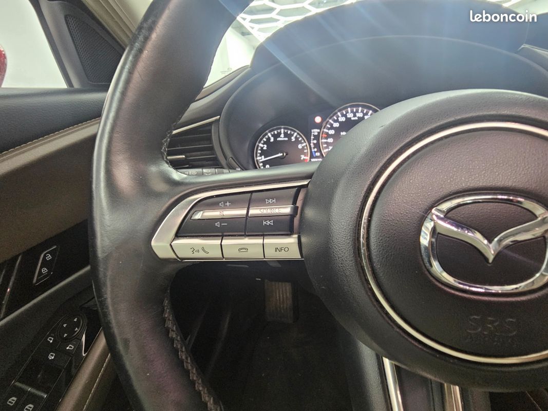 MAZDA CX-30 Exclusive 4x2 toit ouvrant / appel carPlay et Android auto / feux et essuis glace automatique / regulateur adaptatif / affichage tete auto / sièges et volant électrique chauffant (image 15)