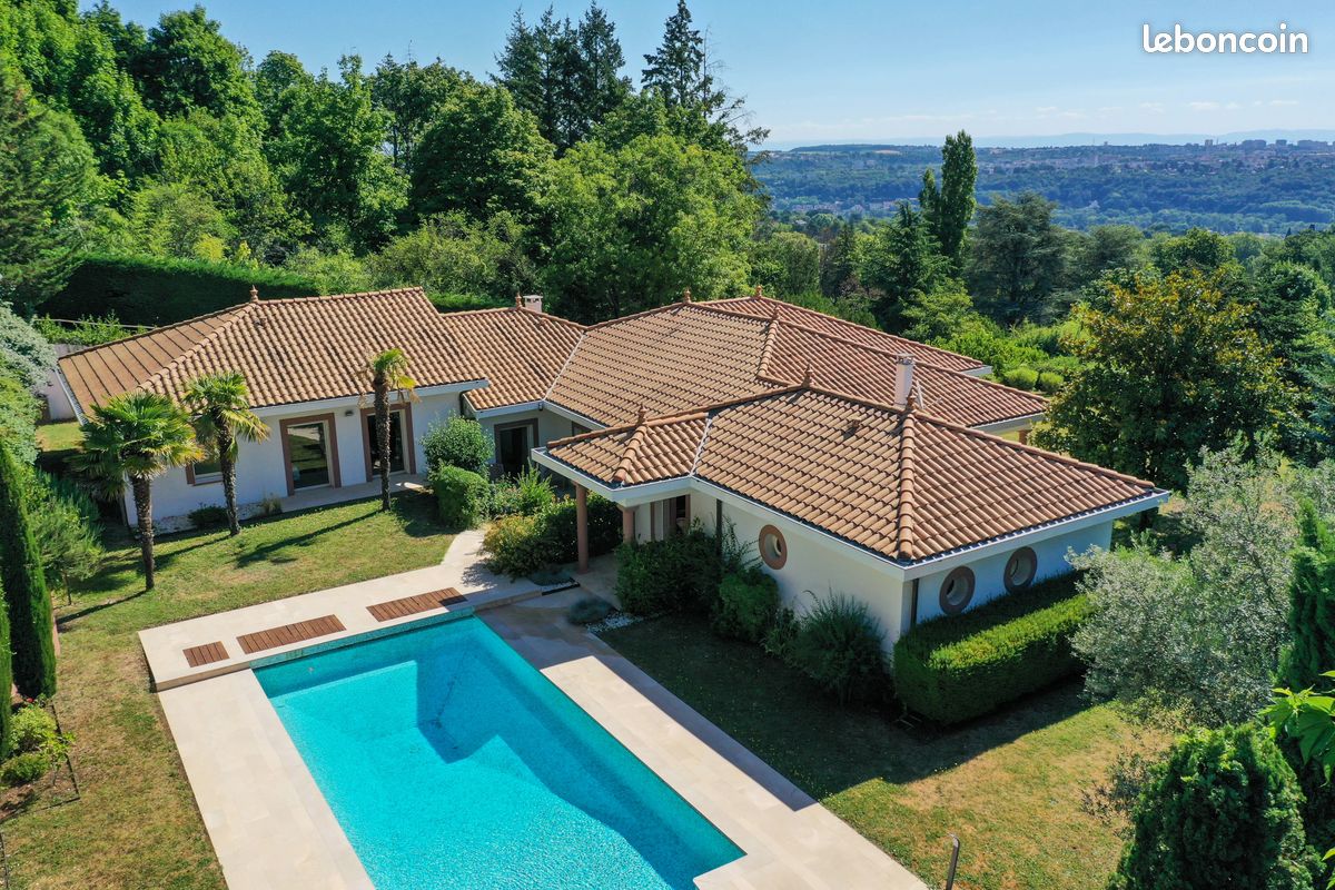 Maison 8 pièces 480 m² · à Saint-Cyr-au-Mont-d'Or · 480 m² · 2 200 000 €
