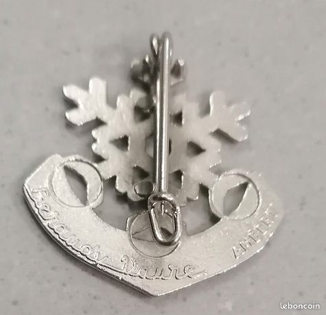 Insigne, broche médaille ski de fond ESF  le Lièvre de