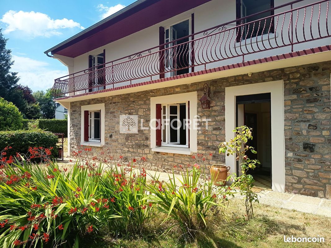 Maison 8 pièces 171 m² · à Pléhédel · 171 m² · 233 200 €