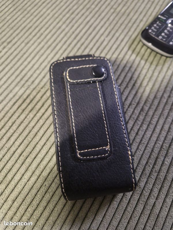 Vieux téléphone pour pièce (image 4)