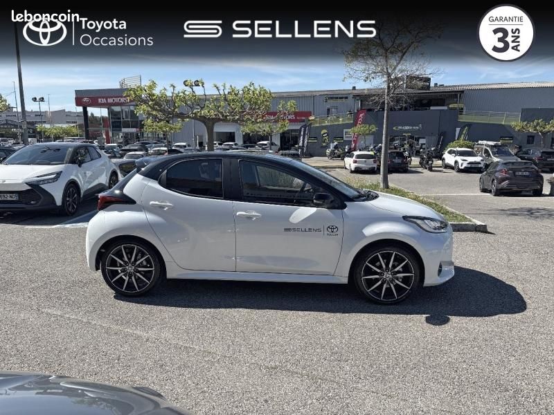 Toyota Yaris 130h GR Sport 5p MY26 (image 9)