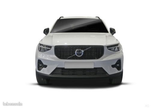 VOLVO XC40 B3 163 ch DCT7 Black Edition (image 3)