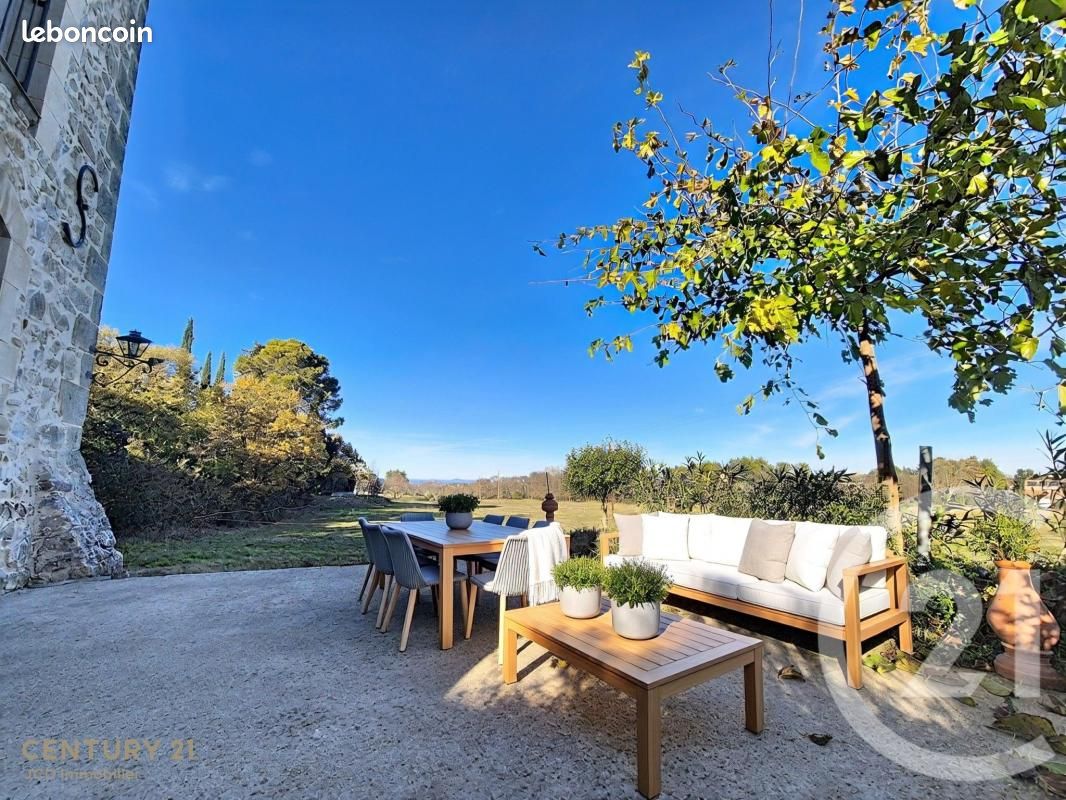 Maison 5 pièces 136 m² · à Saint-Théodorit · 136 m² · 235 000 €