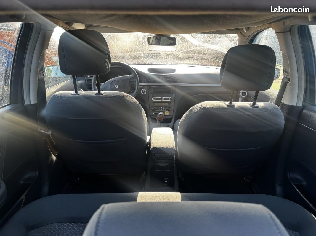Renault laguna pack authentique 1.9dci 110 2007 (image 3)