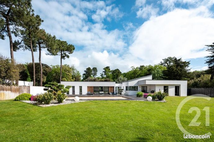 Maison 6 pièces 232 m²