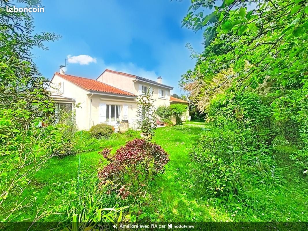 Maison 7 pièces 229 m² à Eysines