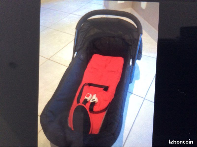 Ensemble poussette et cosy (image 1)