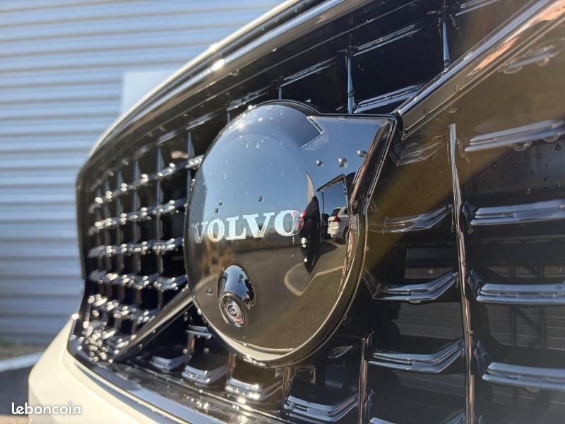 Volvo XC40 B3 163ch Black Edition DCT 7 (image 13)