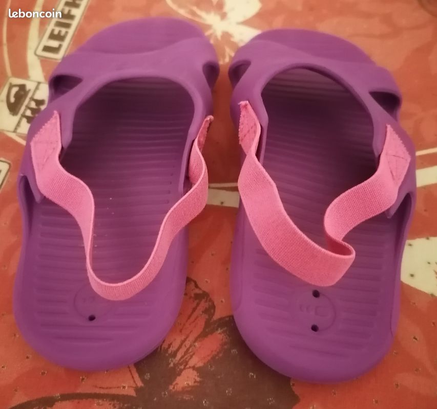 Tongs de plage violette et rose pointure 29 Decathlon (image 3)