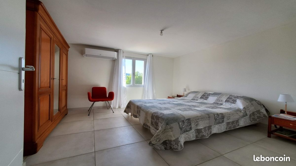 Maison 4 pièces 94 m² · à Genas · 94 m² · 900 €