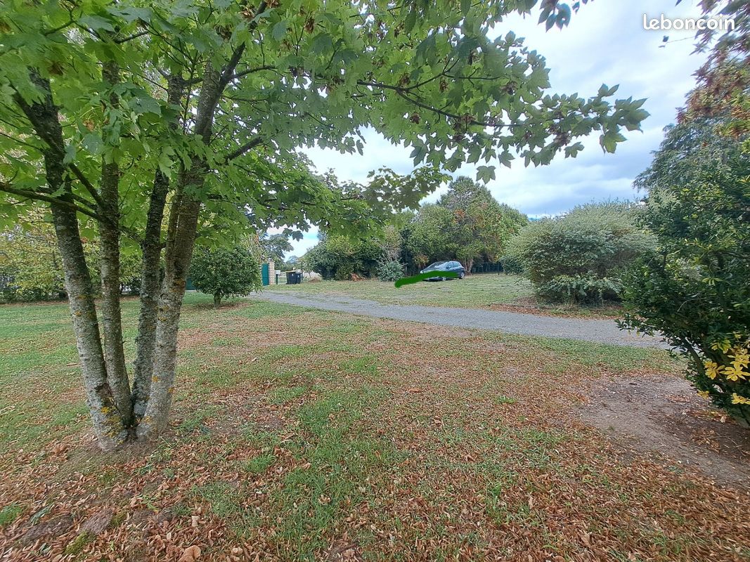 Terrain constructible 950 m² – Calme, nature & voie verte à proximité · à La Flèche · 60 000 €