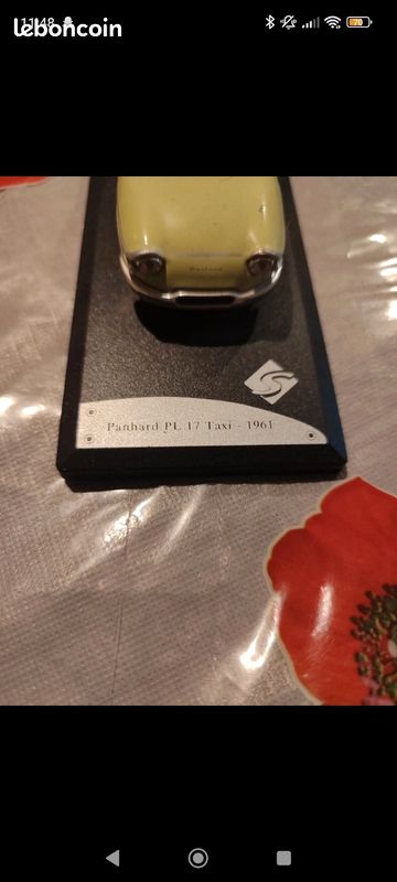 Voiture de collection Panhard PL 17 taxi 1961 (image 2)