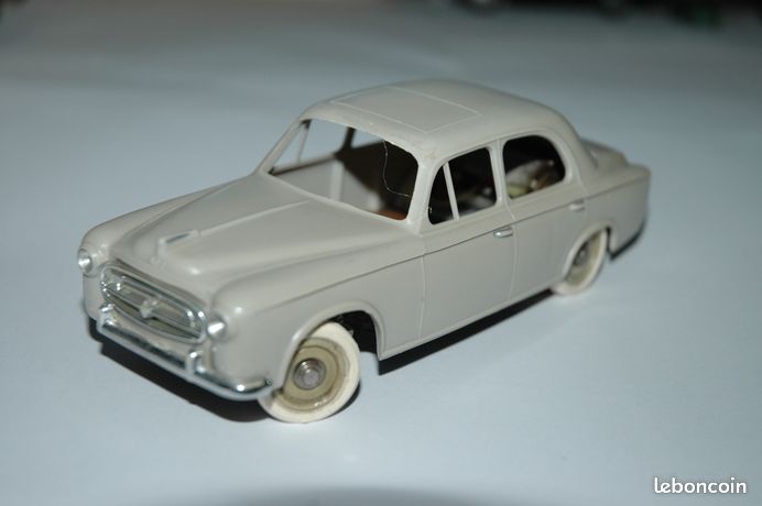 JOUET ANCIEN JEP 5275 Peugeot 404 Electrique Teleguidee Vers 1960 No