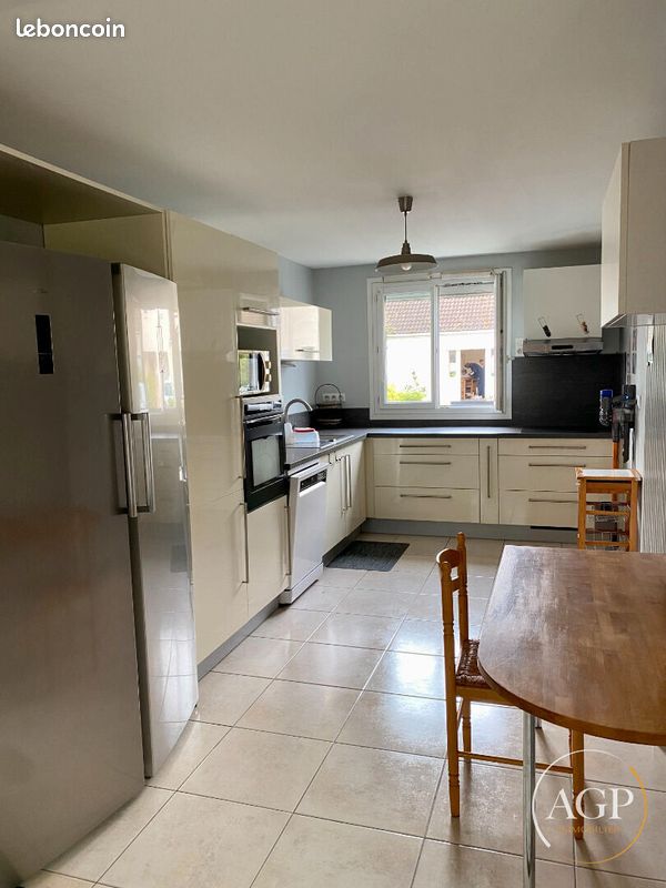 Maison 6 pièces 122 m² · à Saint-Pryvé-Saint-Mesmin · 122 m² · 1 251 €