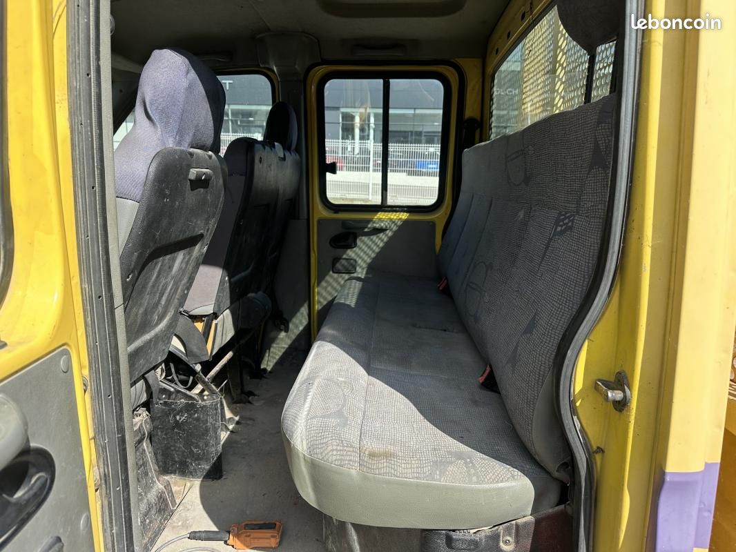 Renault master combi Mascott 90.35 2.8 D Châssis double cabine court 85 cv (image 9)