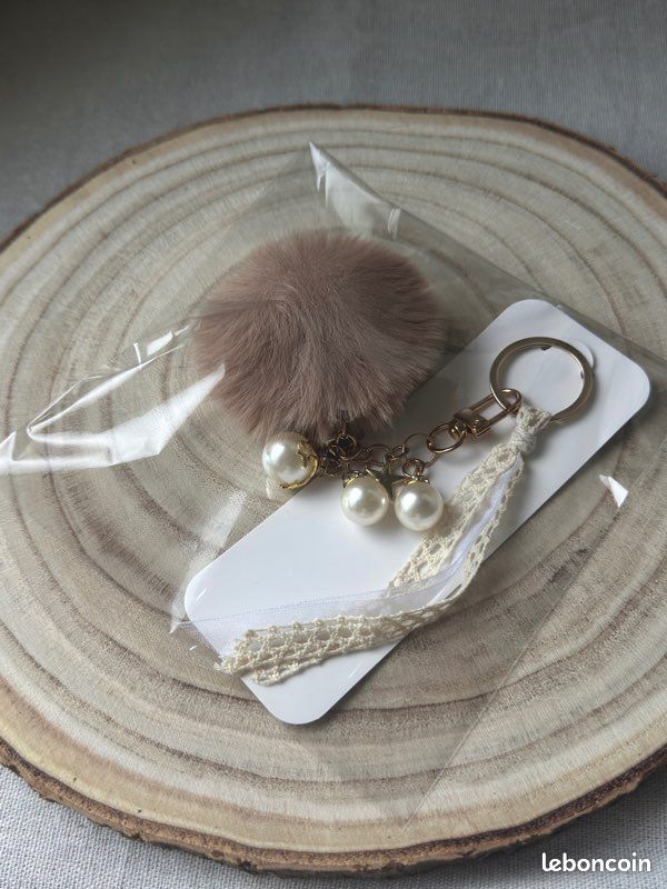 Porte clé / bijou de sac marron et doré (image 6)