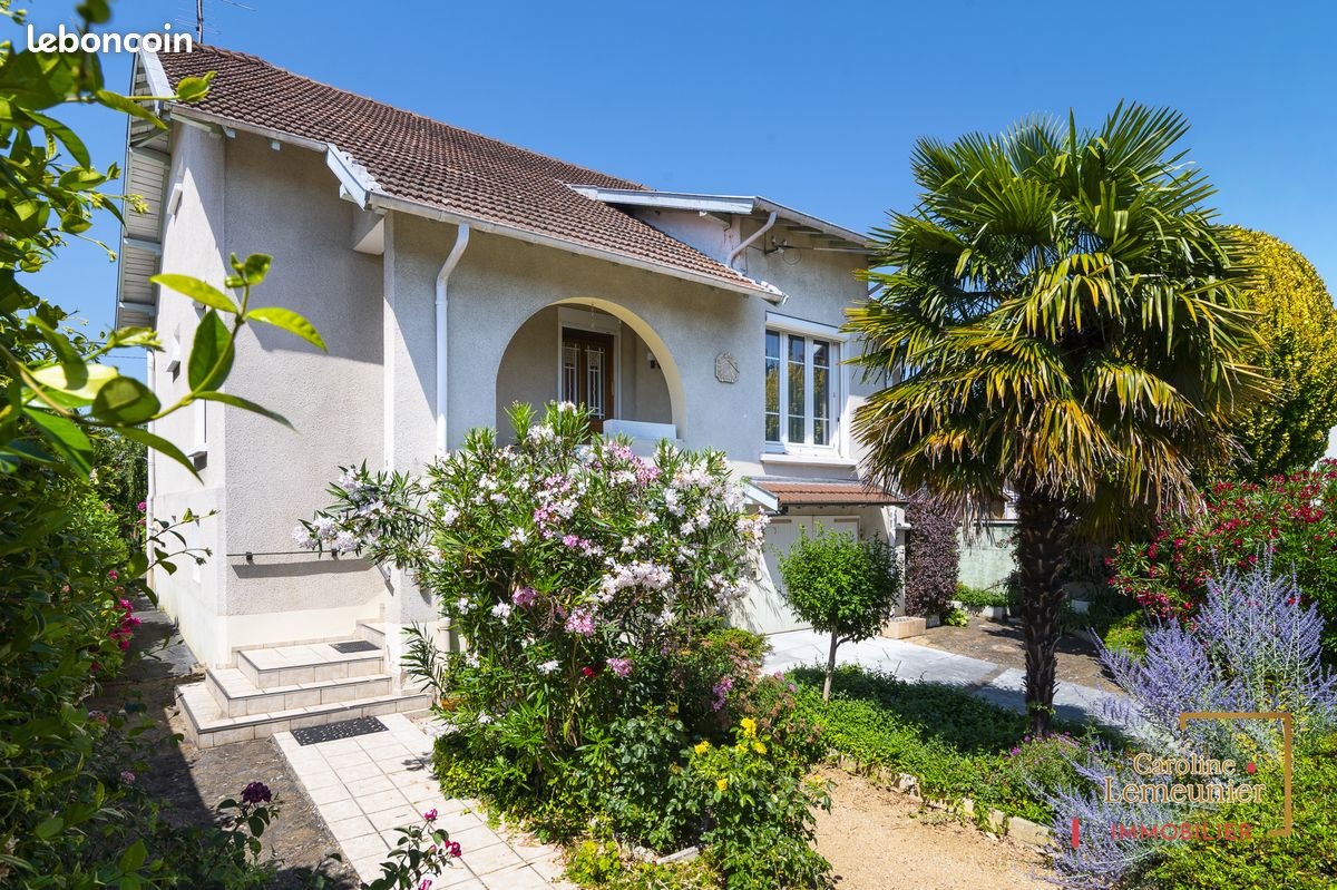 Maison 7 pièces 132 m² · à Villefranche-sur-Saône · 132 m² · 345 000 €