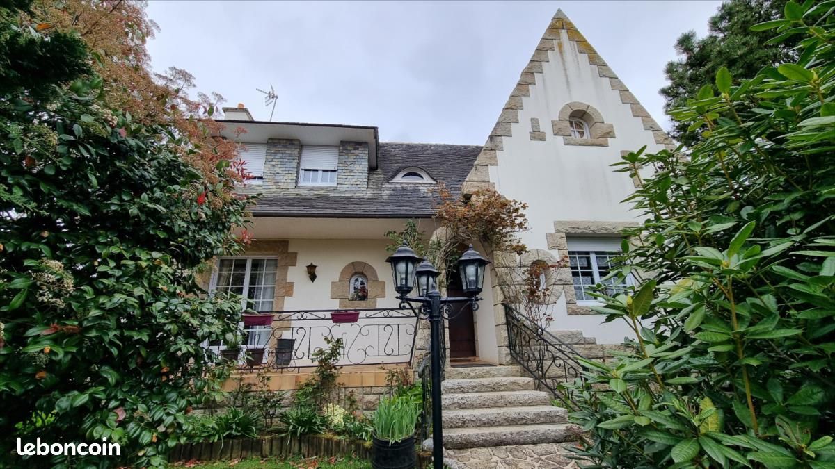 Maison 6 pièces 143 m² · à Callac · 143 m² · 220 500 €