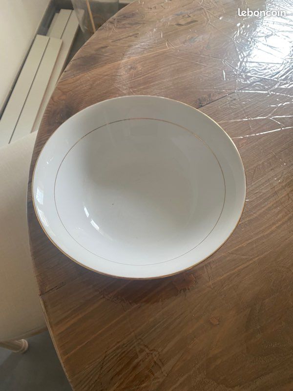 Service en porcelaine assiettes et saladier (image 7)