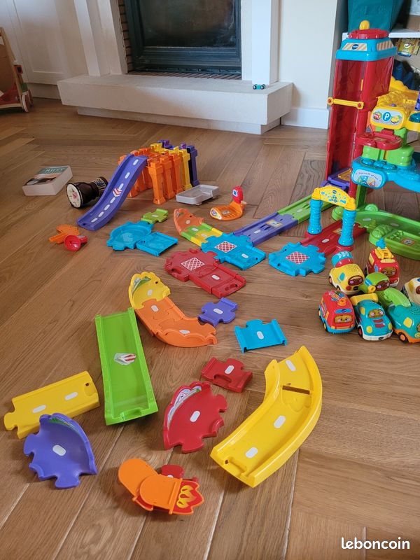 Garage VTech Tut Tut Bolides + nombreuses extensions + 5 véhicules – Très bon état (image 2)