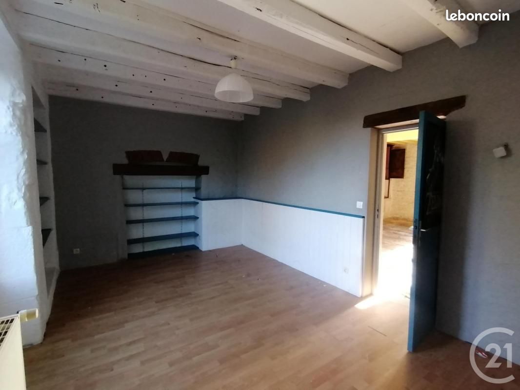 Maison 12 pièces 343 m² - Valdelaume 79110 Pioussay (image principale 12)