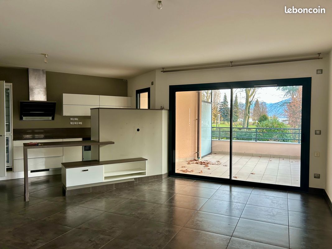 Appartement 3 pièces 78 m² · à Annecy · 78 m² · 1 975 €/mois