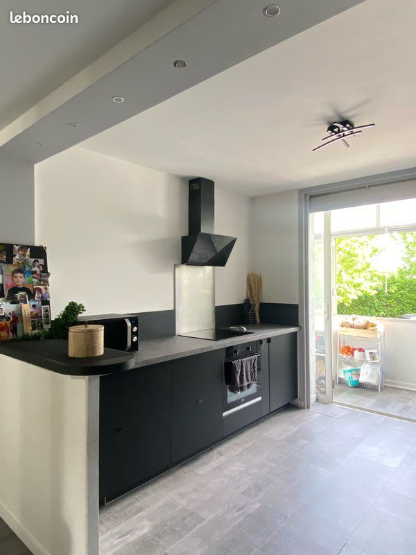 Appartement 4 pièces 85 m² · à Saint-Martin-d'Hères · 85 m² · 990 €
