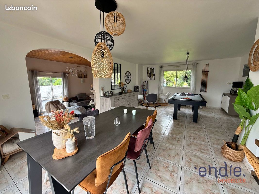 Maison 6 pièces 143 m² · à Saint-Évarzec · 143 m² · 398 000 €