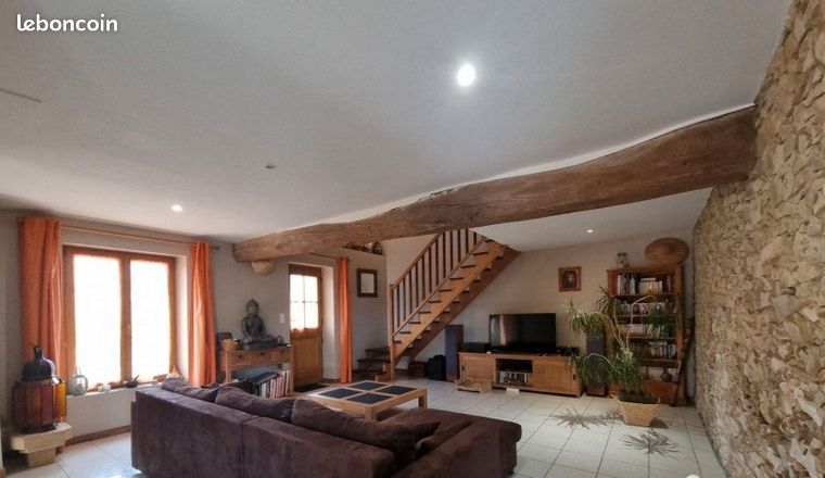 Maison spacieuse avec vue sur la campagne