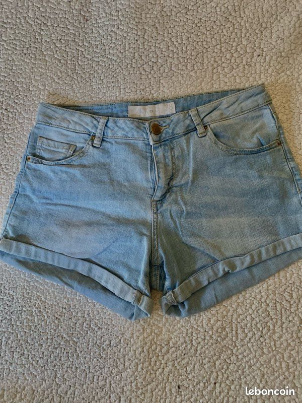 Short bleu clair (image 1)