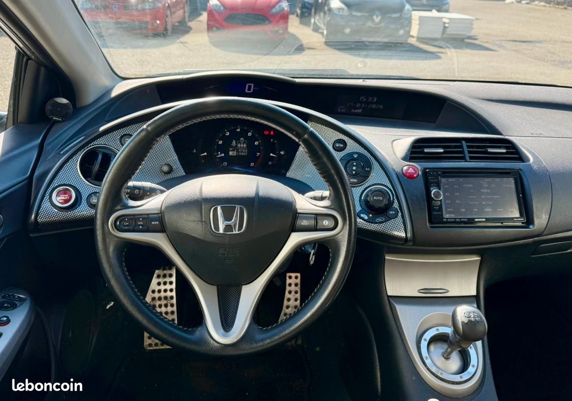 Honda Civic 8 (VIII) 1.8 I-VTEC 140 Ch Type S - 1 ère main - Clim Auto / Bluetooth / Finition Sport Alcantara (image 5)