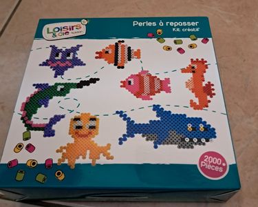 KRYMSON Lot de 2 planches à puzzle - Perles à repasser - Planche à repasser - Accessoires de bricolage créatifs et intéressants - Convient pour les enfants et les adolescents
