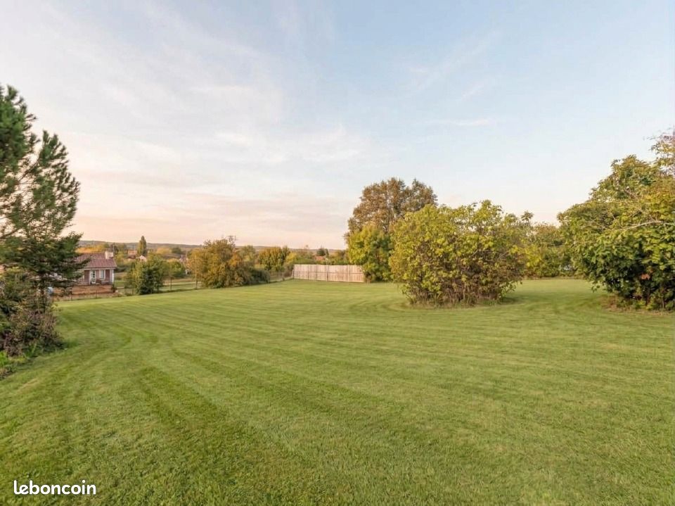 Terrain 1230 m² · à Mussidan · 16 000 €