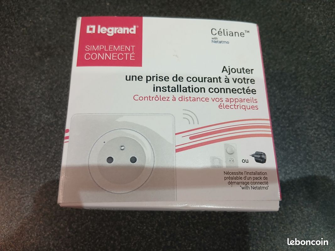 Prise 2P+T avec chargeur Céliane Blanc - LEGRAND CB0140