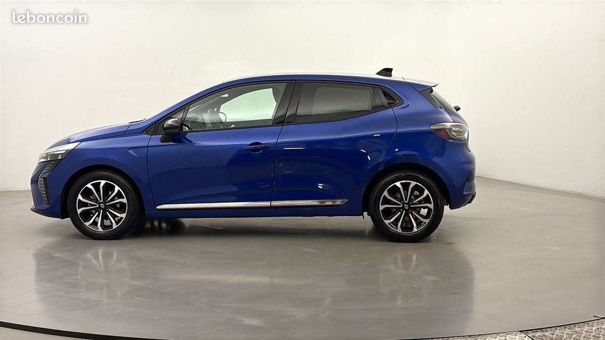 Renault clio tce 90 ch gsr2 techno (image 9)
