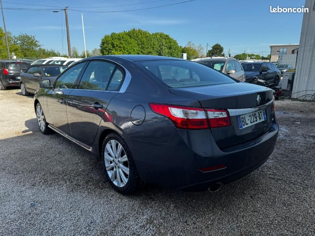 Renault Latitude V6 dCi 240 FAP Initiale A (image 3)