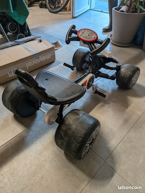Kart à pédales enfant (image 3)