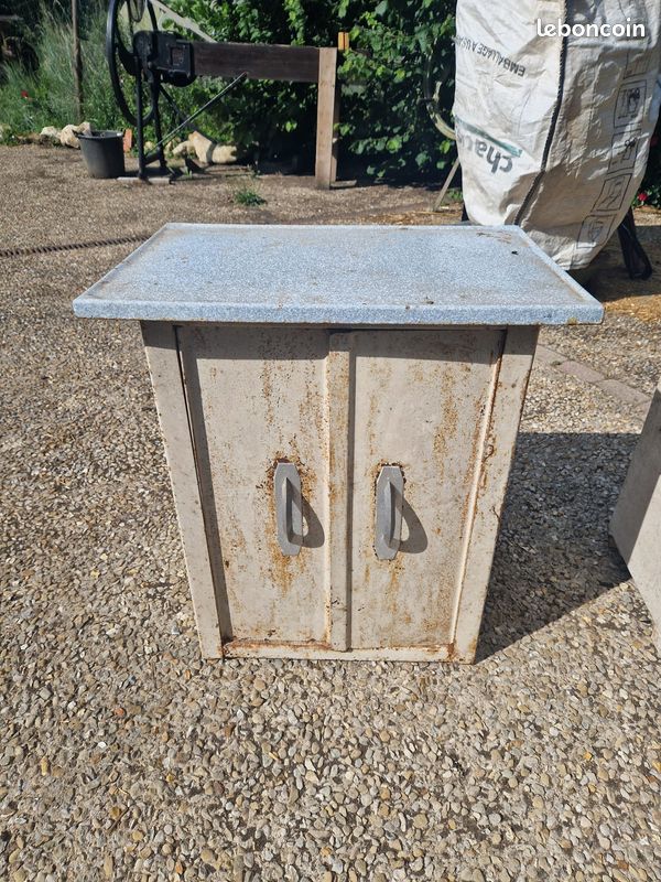 Meuble ancien bouteille de gaz en fer (image 2)